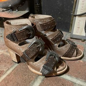 Freebird Violet Sandals